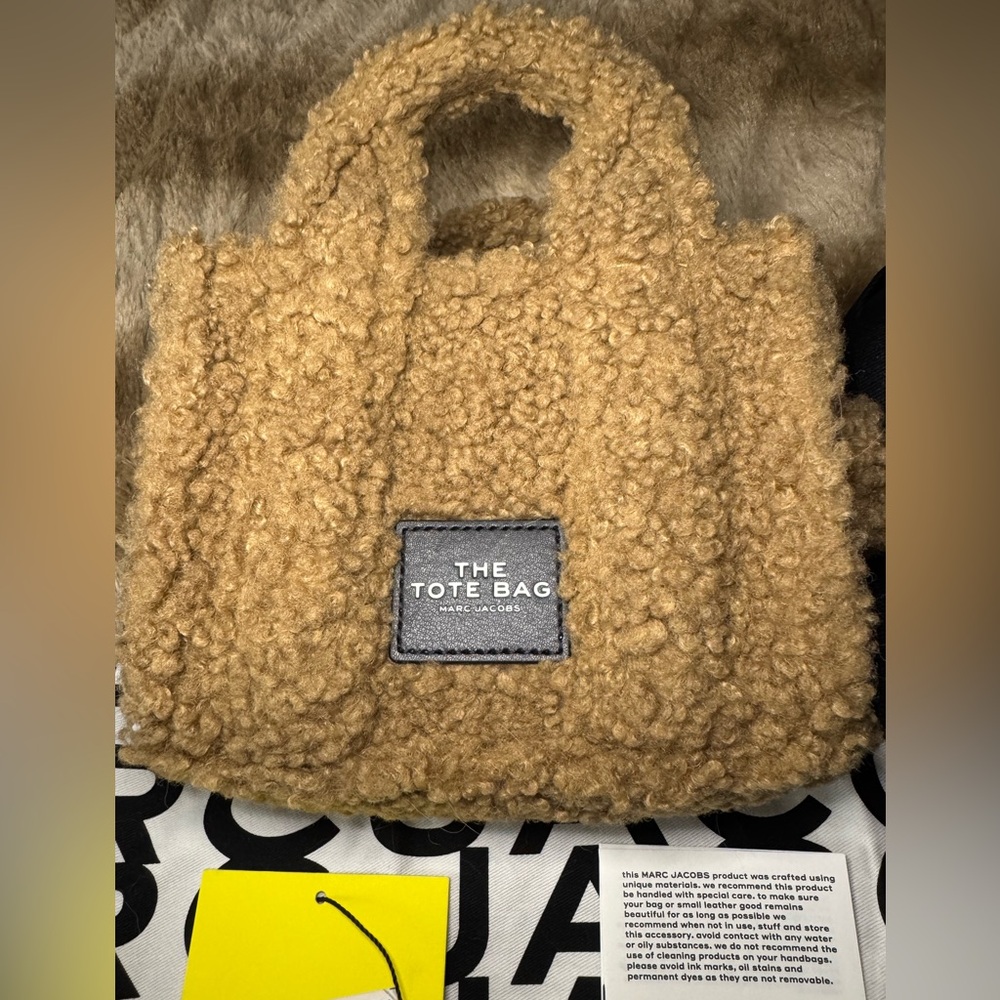 MARC JACOBS The Teddy Crossbody Tote Bag Mini